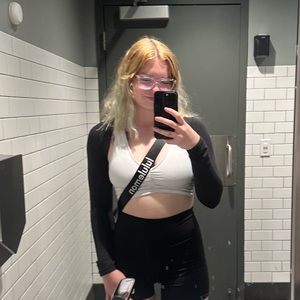 Meet your Posher, Cait